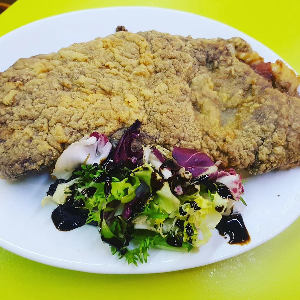 Cachopo sin gluten preparado en Restaurante El Chigrín Granada